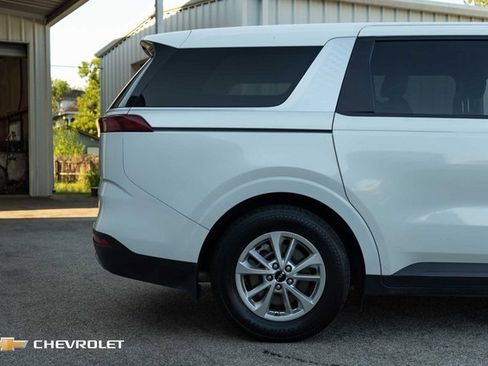 Used 2024 Kia Carnival LX image 5