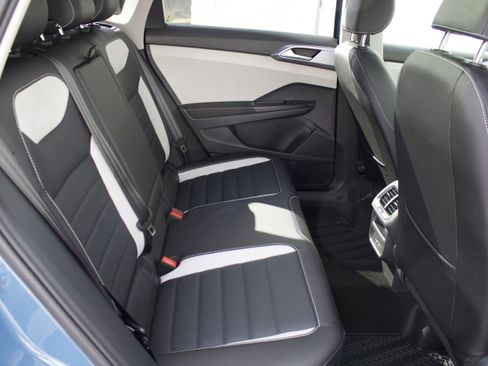 New 2026 Volkswagen Taos SEL AWD/4WD image 32