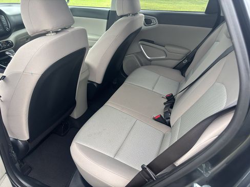 Certified 2022 Kia Soul LX image 18