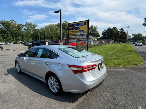 Used 2013 Toyota Avalon XLE FWD image 3