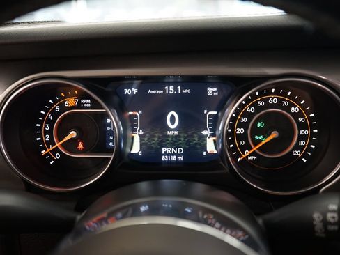 Used 2021 Jeep Wrangler Unlimited Sahara AWD/4WD image 30