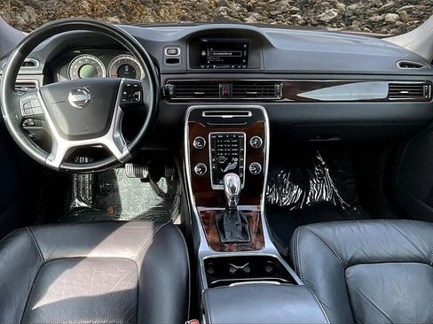 Used 2013 Volvo XC70 3.2 image 13