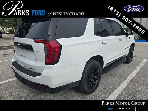 Used 2024 GMC Yukon SLT w/ SLT Premium Package AWD/4WD image 6
