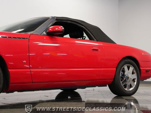 Used 2003 Ford Thunderbird image 22