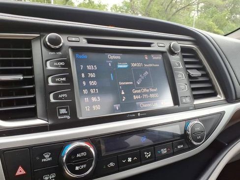 Used 2015 Toyota Highlander Limited Platinum AWD/4WD image 25