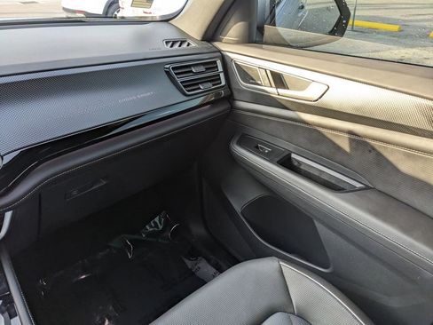 Used 2025 Volkswagen Atlas Cross Sport SEL Premium R-Line image 17