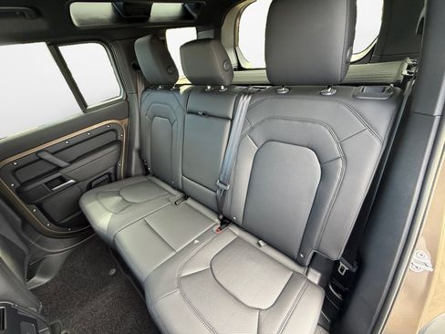 Used 2025 Land Rover Defender 110 S AWD/4WD image 12