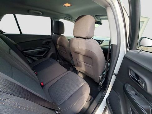 Certified 2022 Chevrolet Trax LS w/ Tint and Cruise Package image 24