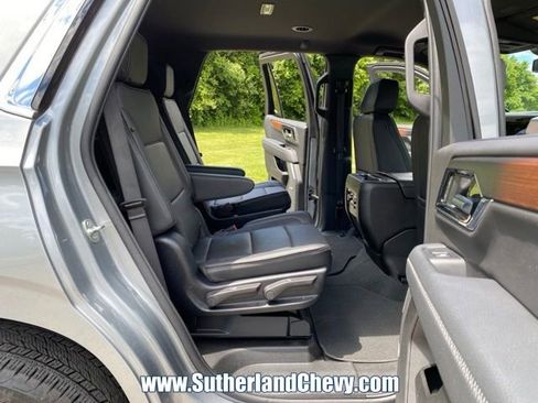 Used 2025 GMC Yukon Denali AWD/4WD image 39