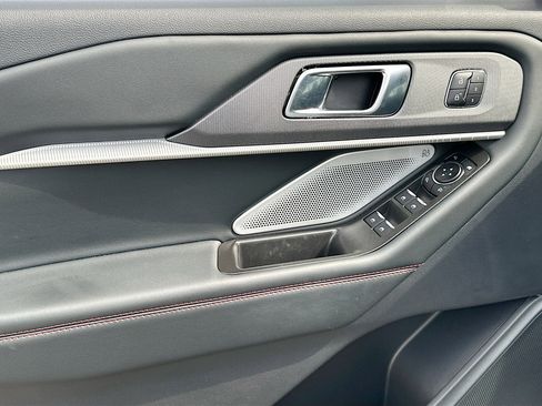Certified 2025 Ford Explorer ST AWD/4WD image 18