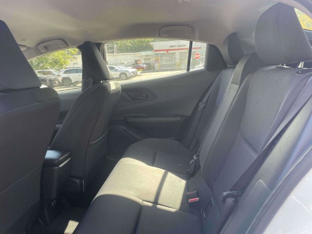 Used 2025 Toyota Prius LE FWD image 13