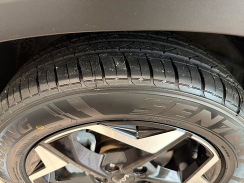 Certified 2024 Kia Seltos EX FWD image 10