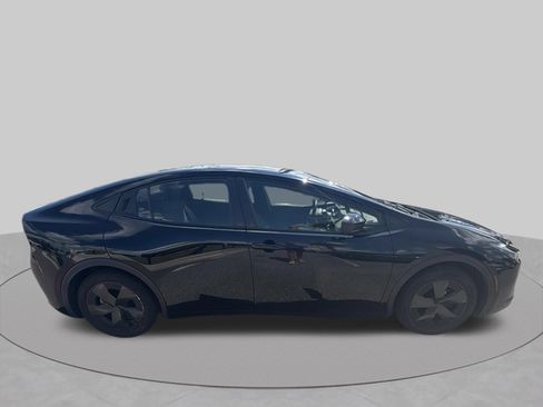 Used 2024 Toyota Prius LE FWD image 4