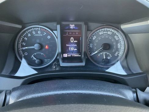 Used 2022 Toyota Tacoma TRD Off-Road w/ Technology Package image 30