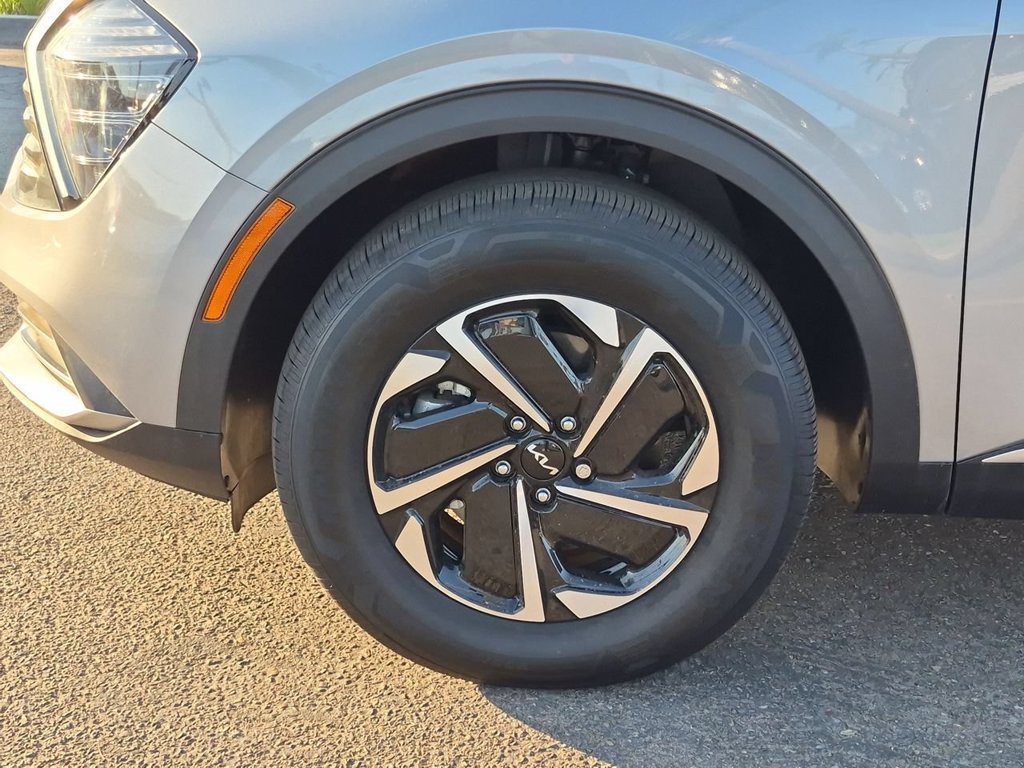 Certified 2025 Kia Sportage LX AWD/4WD image 33