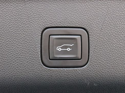 Used 2025 GMC Yukon XL Elevation AWD/4WD image 35