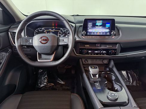 Certified 2025 Nissan Rogue SV image 41