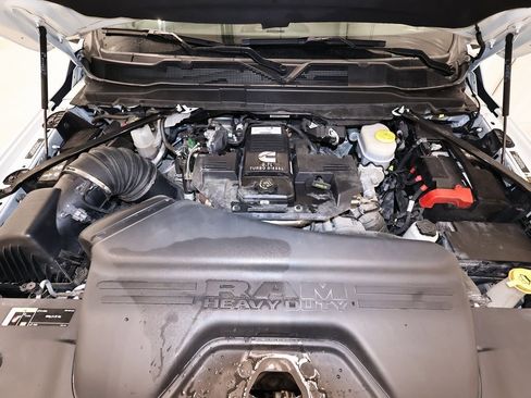 Used 2024 RAM 2500 Tradesman w/ Chrome Appearance Group image 42