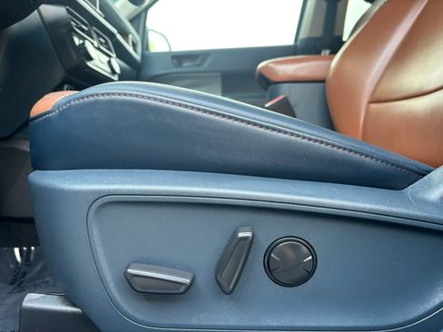 Used 2022 Ford Maverick Lariat w/ Lariat Luxury Package FWD image 18