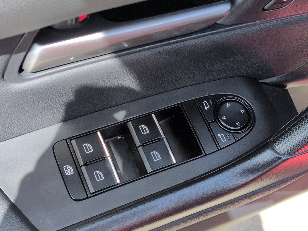 Used 2025 MAZDA CX-50 AWD 2.5 S w/ Preferred Package image 13
