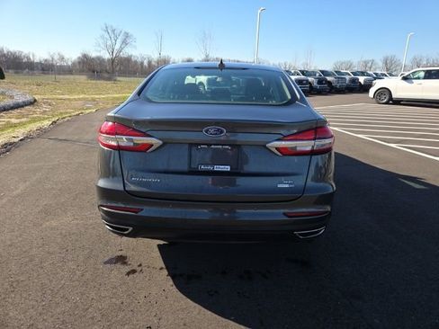 Used 2020 Ford Fusion SE image 9