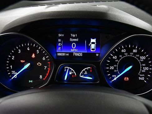 Used 2018 Ford Escape SEL w/ Ford Safe & Smart Package image 17