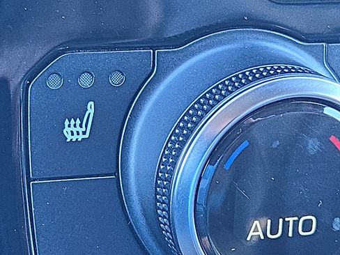 Used 2022 Toyota Highlander XLE image 15