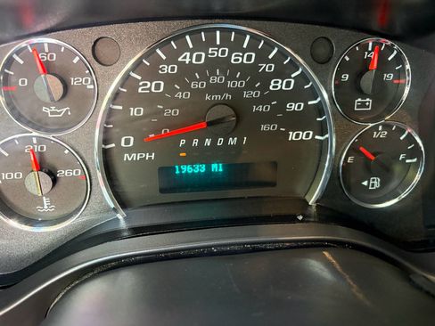 Used 2024 GMC Savana 2500 w/ Driver Convenience Package RWD image 17
