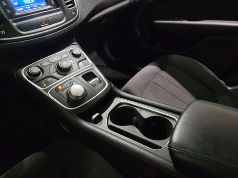 Used 2015 Chrysler 200 Limited FWD image 26