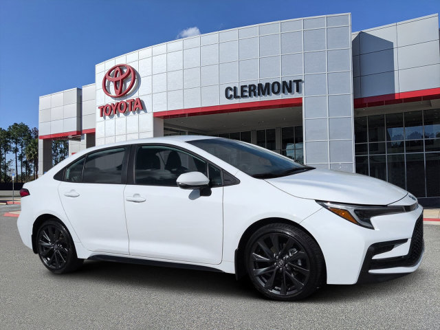 Certified 2025 Toyota Corolla SE FWD image 1