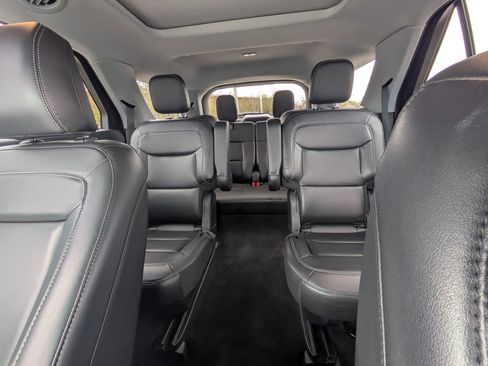 Certified 2022 Ford Explorer XLT w/ Equipment Group 202A image 17