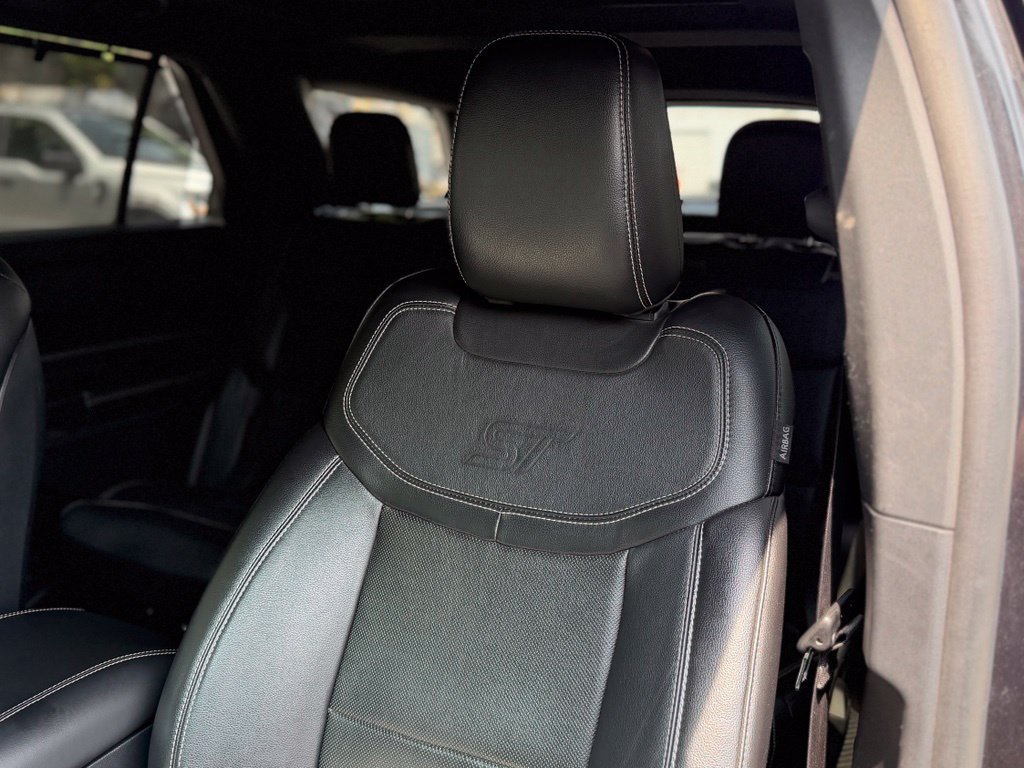 Used 2020 Ford Explorer ST w/ Premium Technology Package AWD/4WD image 8