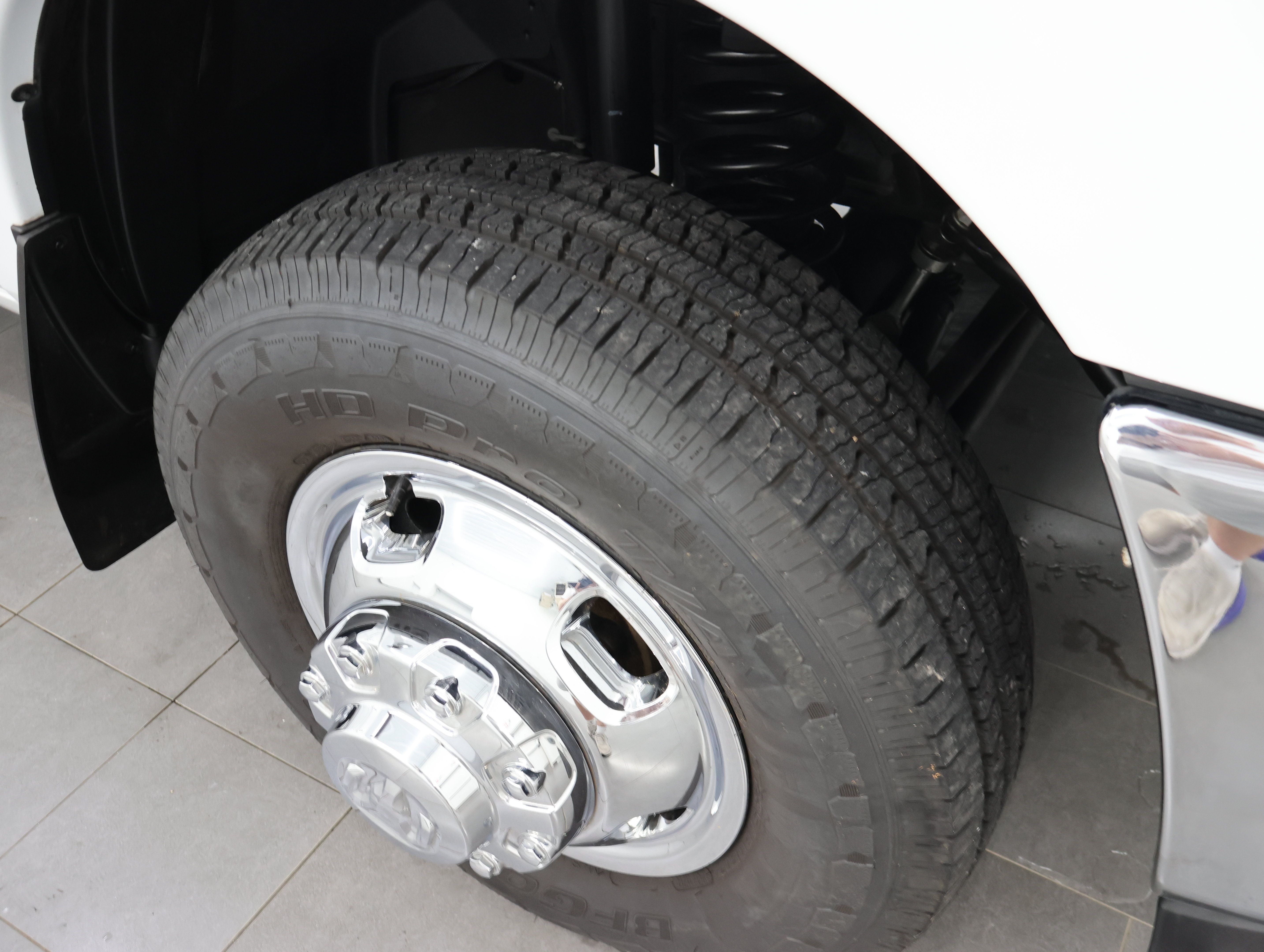 Used 2024 RAM 3500 Tradesman w/ Chrome Appearance Group AWD/4WD image 3