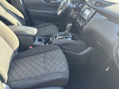 Used 2017 Nissan Rogue Sport SV w/ SV Premium Package image 15