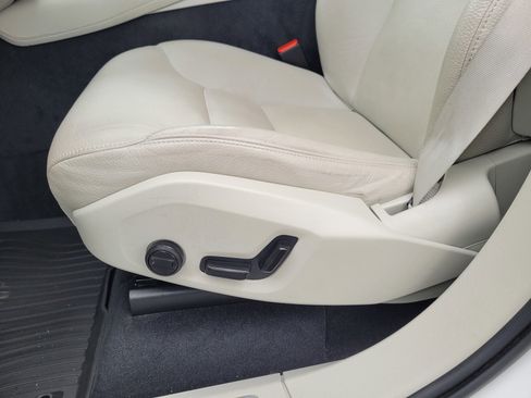 Certified 2023 Volvo XC90 T8 Plus w/ Protection Package Premier image 10