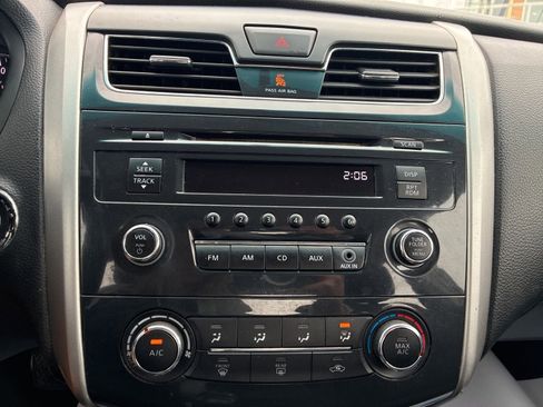 Used 2013 Nissan Altima 2.5 S FWD image 18