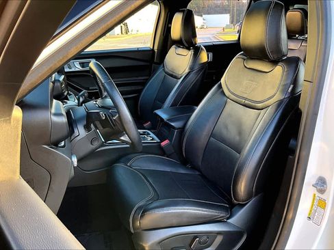 Used 2022 Ford Explorer ST w/ Equipment Group 401A image 7