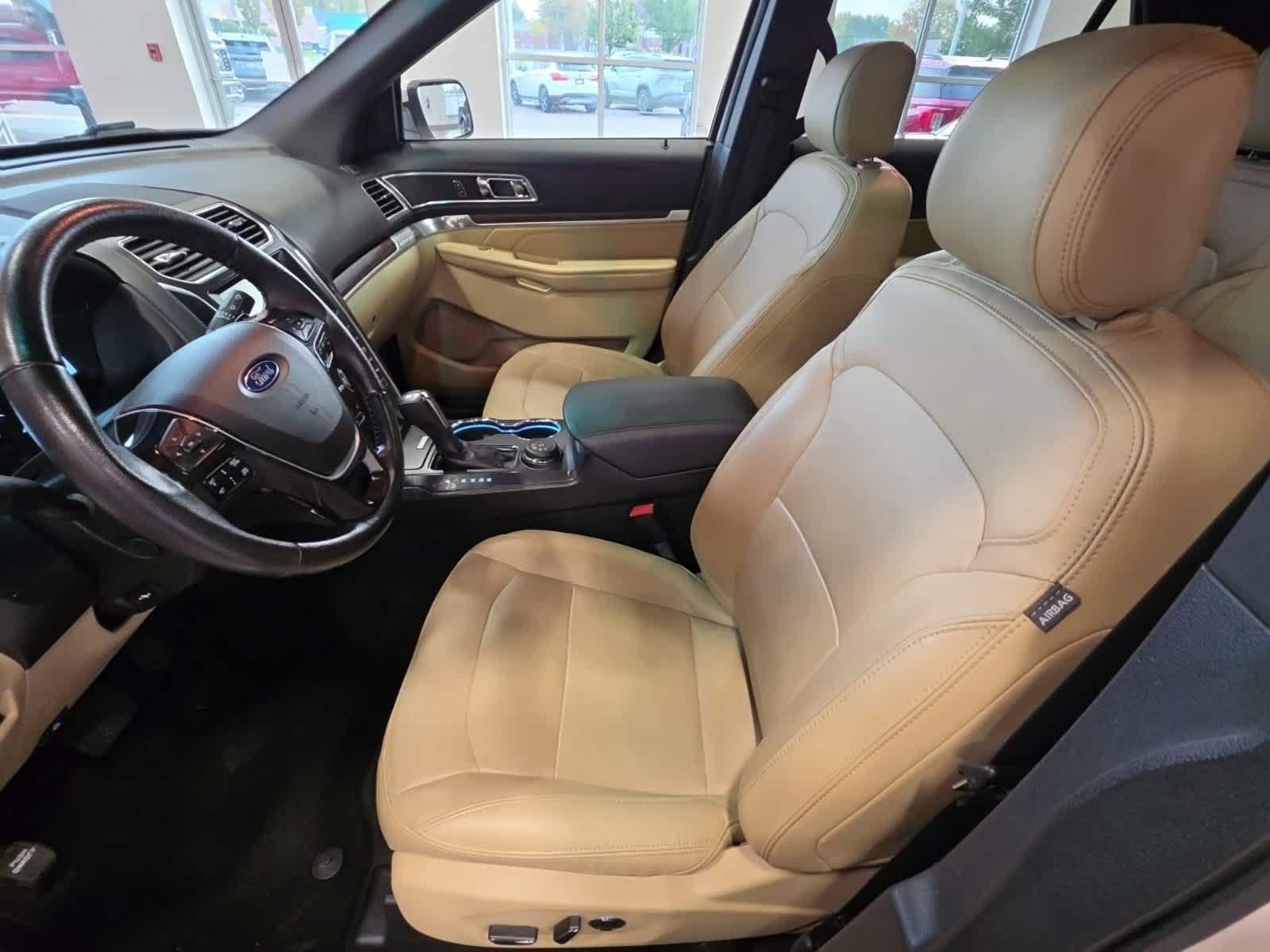 Used 2016 Ford Explorer Limited w/ Equipment Group 301A AWD/4WD image 19