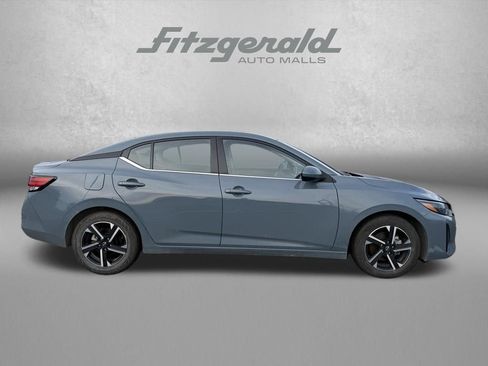 Used 2025 Nissan Sentra SV FWD image 4