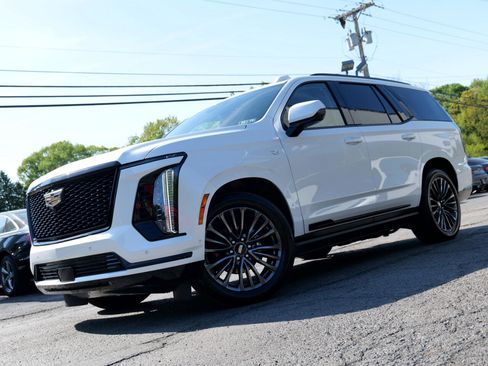 Used 2025 Cadillac Escalade Sport Platinum w/ LPO, Floor Liner Package image 77