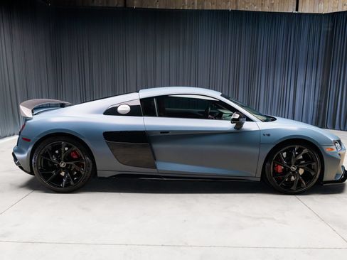 Used 2022 Audi R8 V10 w/ Premium Package RWD image 16