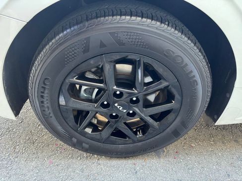 Used 2025 Kia K5 LXS FWD image 30