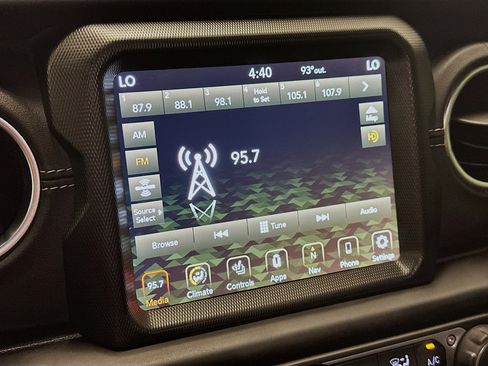 Used 2023 Jeep Wrangler Unlimited Sahara w/ Cold Weather Group AWD/4WD image 21