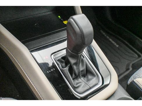 Used 2025 Subaru Forester Premium image 38