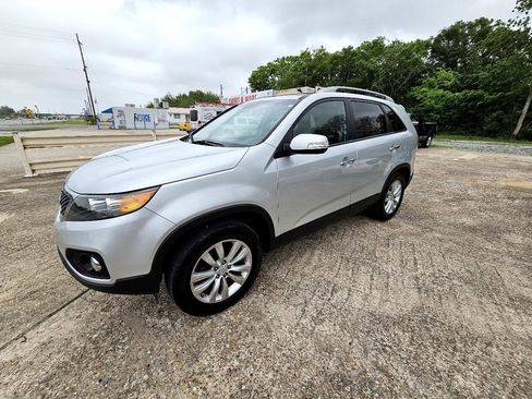 Used 2011 Kia Sorento EX w/ Premium Pkg image 12