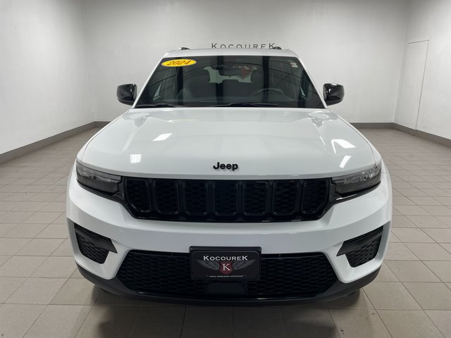 Used 2024 Jeep Grand Cherokee Altitude AWD/4WD image 2