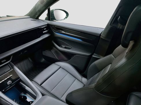 Certified 2026 Porsche Macan Turbo Electric AWD/4WD image 26