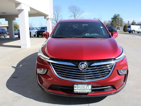 Used 2024 Buick Enclave Premium image 3