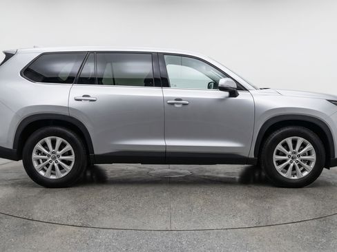 Used 2025 Toyota Grand Highlander FWD image 11