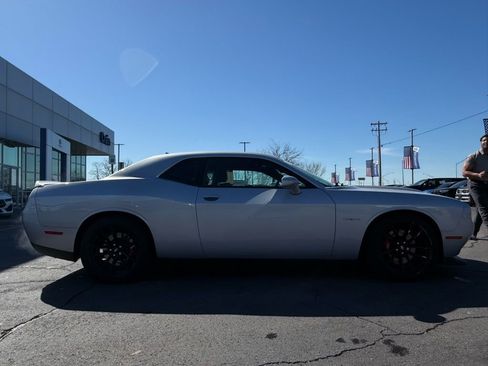 Used 2021 Dodge Challenger R/T w/ Plus Package image 8